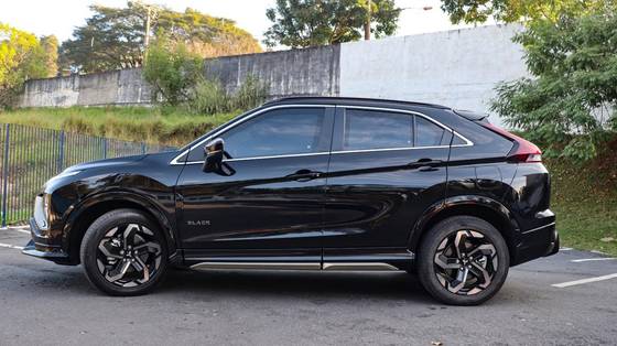MITSUBISHI ECLIPSE CROSS 1.5 MIVEC TURBO GASOLINA HPE BLACK CVT MITSUBISHI ECLIPSE CROSS 1.5 MIVEC TURBO GASOLINA HPE BLACK CVT